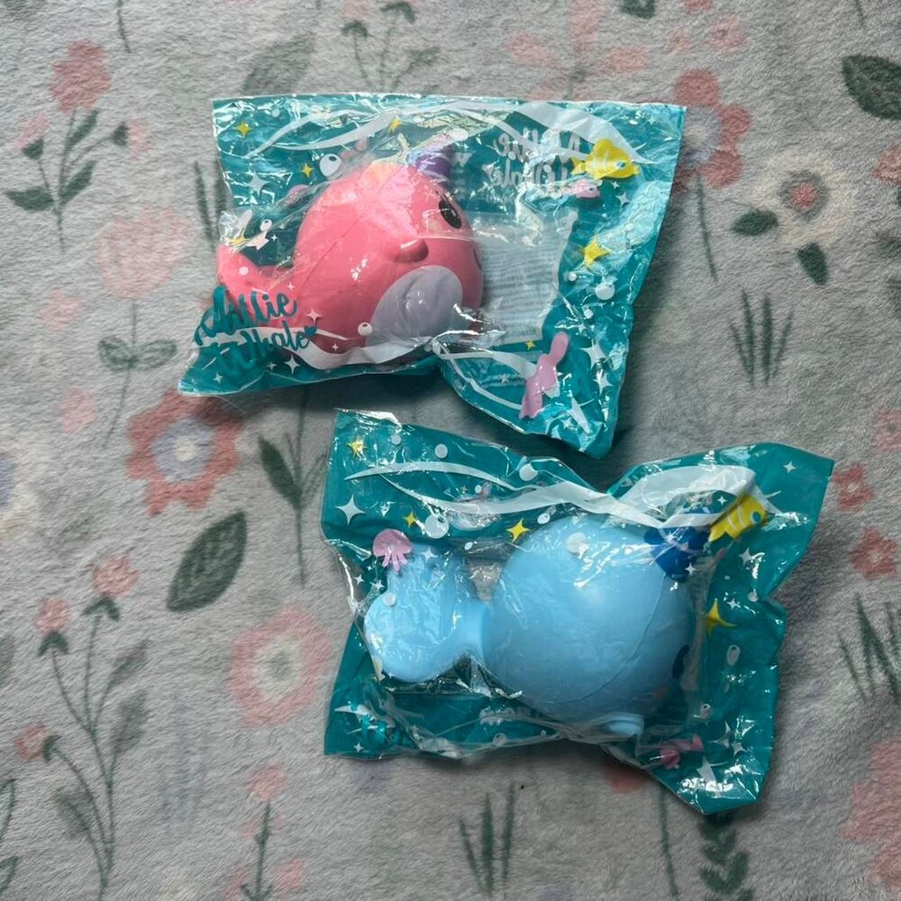 IBLOOM jumbo Millie The Whale and Billie The Whale squishy set - Picture 2 of 8